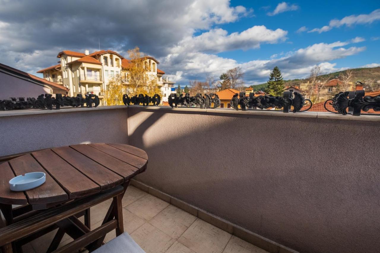 Хотел Том И Нези Класик Velingrad Exterior foto