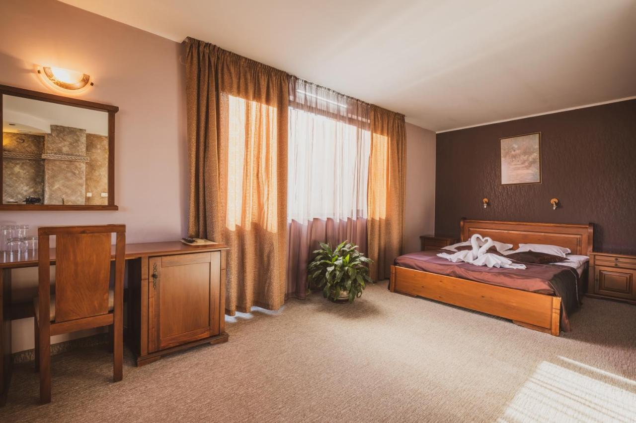 Хотел Том И Нези Класик Velingrad Exterior foto